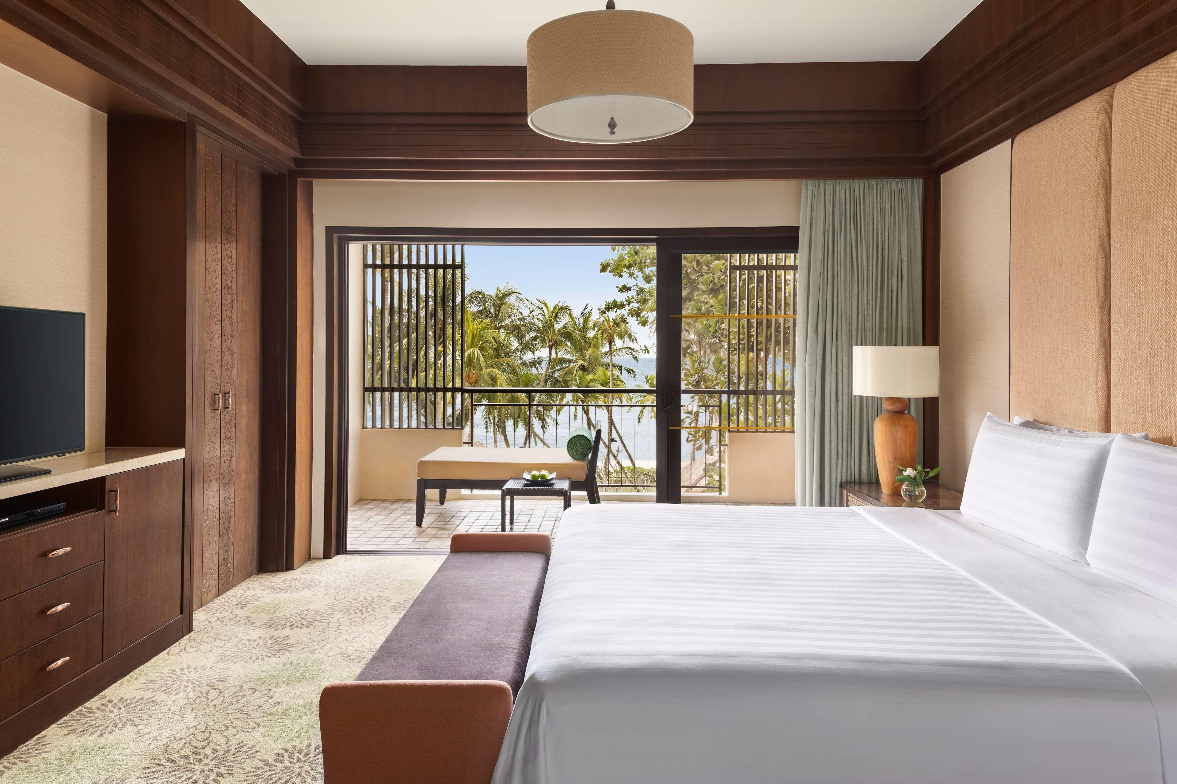Shangri-La Rasa Sayang, Penang Batu Feringgi Exterior foto A guest room at The Westin Maldives