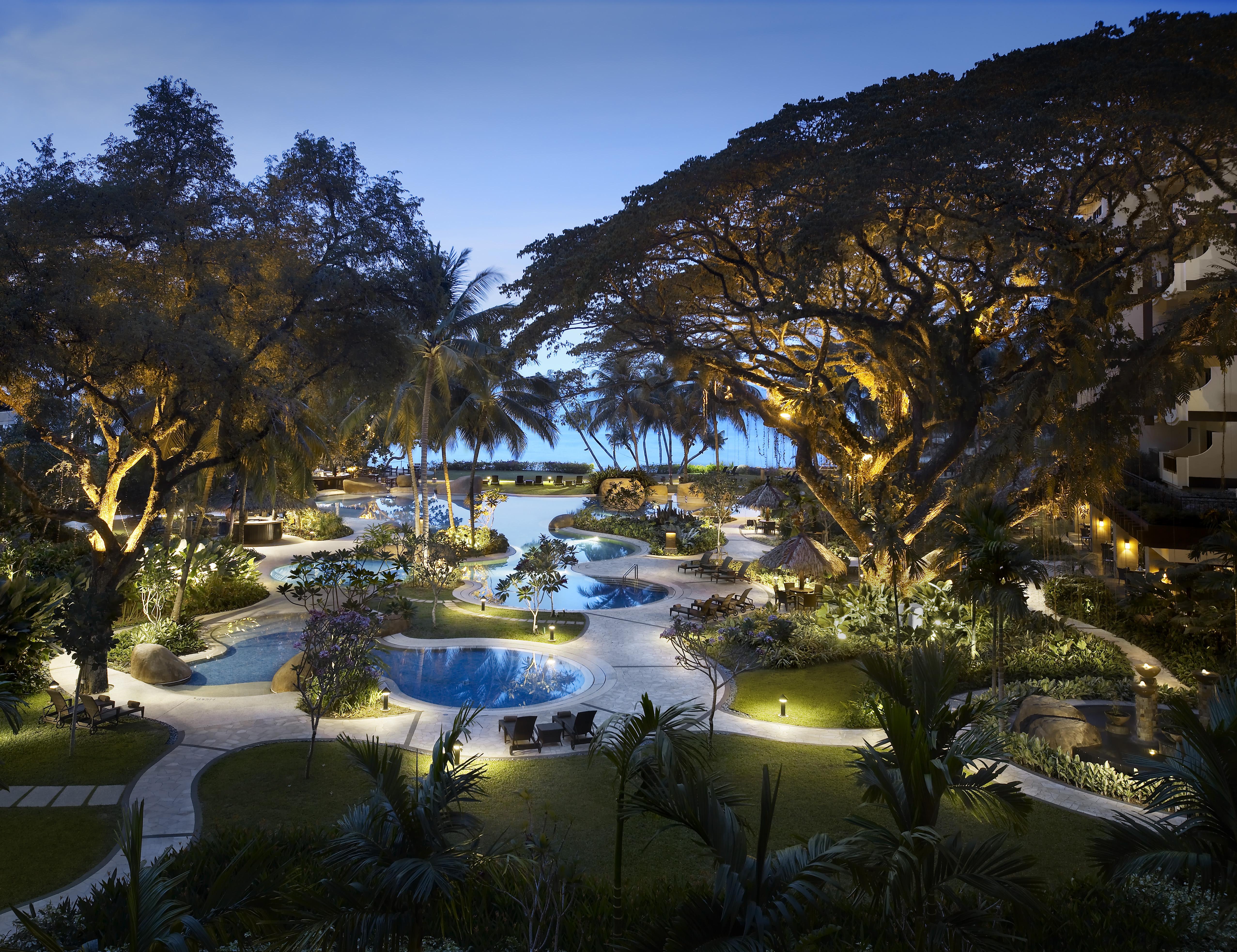 Shangri-La Rasa Sayang, Penang Batu Feringgi Exterior foto The beach at The Residence, Phuket